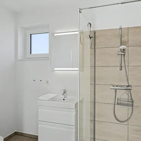 Penthouse Duemmerblick - 619 By Interhome